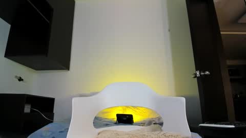 Snapshot of melissa_fem_ chatting on 25, 11, 2025 M E L I S S A online show from 25, 11, 2025