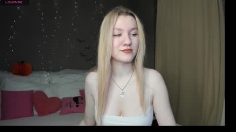 Snapshot of melissa_moooree chatting on 29, 10, 2025 melissa_moooree online show from 29, 10, 2025