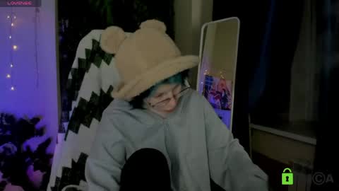 Snapshot of melissa_wells chatting on 8, 5, 2026 Melissa online show from 8, 5, 2026