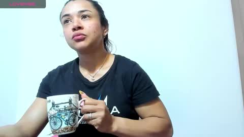 Snapshot of mellanie33 chatting on 8, 1, 2026 mellanie online show from 8, 1, 2026