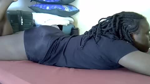 Snapshot of mellanine_ebony chatting on 7, 6, 2026 mellanine_ebony online show from 7, 6, 2026