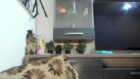 Snapshot of mellbell_ chatting on 25, 2, 2025 MellyMell online show from 25, 2, 2025