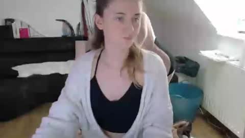 melly4you online show from 15, 6, 2026