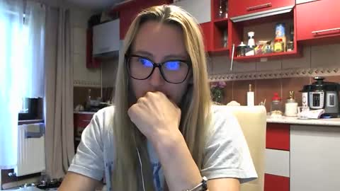 Melly online show from 19, 9, 2025