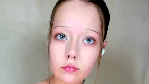 Snapshot of melmooon chatting on 18, 7, 2026 MelMooon online show from 18, 7, 2026