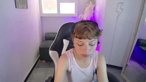 Snapshot of melody701583as chatting on 2, 2, 2026 melody701583as online show from 2, 2, 2026