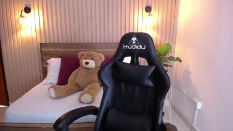 Snapshot of melody_flowers chatting on 11, 12, 2024 Melody online show from 11, 12, 2024