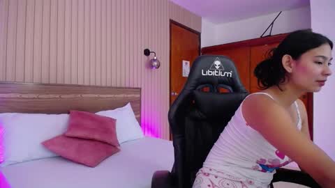 Snapshot of melody_flowers chatting on 17, 12, 2024 Melody online show from 17, 12, 2024