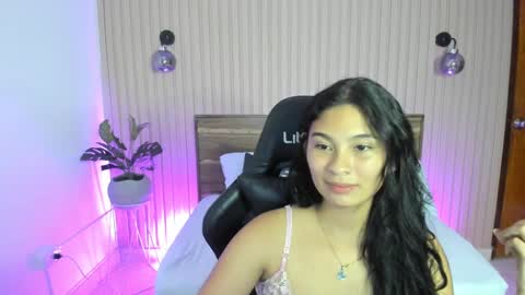 Snapshot of melody_flowers chatting on 4, 1, 2025 Melody online show from 4, 1, 2025