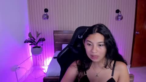 Snapshot of melody_flowers chatting on 6, 1, 2025 Melody online show from 6, 1, 2025