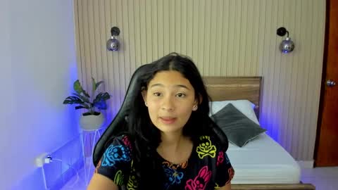 Snapshot of melody_flowers chatting on 7, 1, 2025 Melody online show from 7, 1, 2025