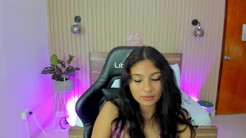 Snapshot of melody_flowers chatting on 7, 3, 2025 Melody online show from 7, 3, 2025