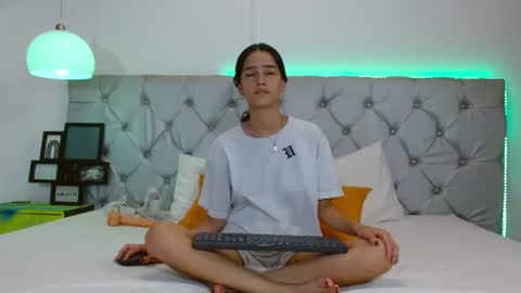 Snapshot of melodymansson chatting on 30, 6, 2026 Luisa Castro online show from 30, 6, 2026