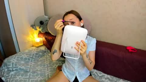 Snapshot of melodyoflovee chatting on 30, 5, 2026 Kaylie online show from 30, 5, 2026