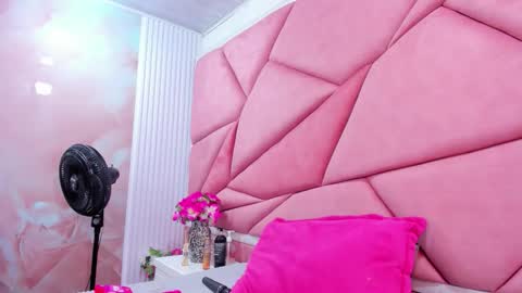 Melodysmithass online show from 17, 4, 2026