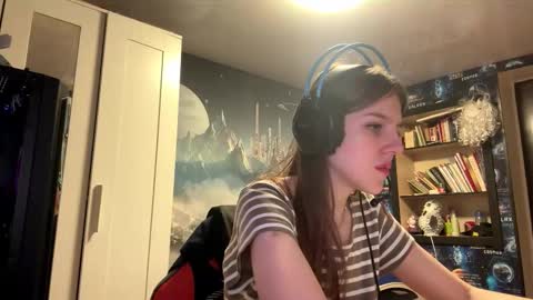 Hi Im Aria 18 years old online show from 27, 9, 2025