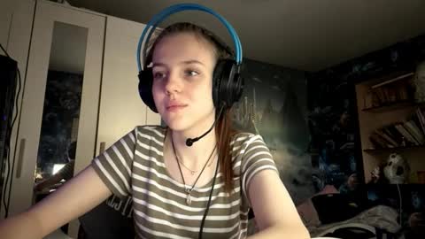 Hi Im Aria 18 years old online show from 22, 10, 2025