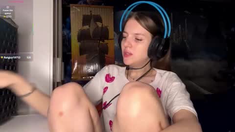 Hi Im Aria 18 years old online show from 30, 11, 2025