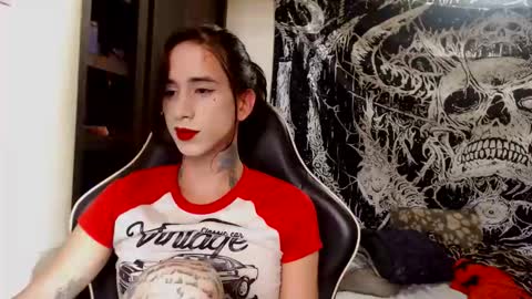 Snapshot of mely_roussex chatting on 17, 11, 2025 mely online show from 17, 11, 2025