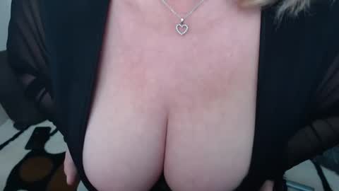 Snapshot of melyssamilfxxx chatting on 18, 2, 2026 melyssamilfxxx online show from 18, 2, 2026