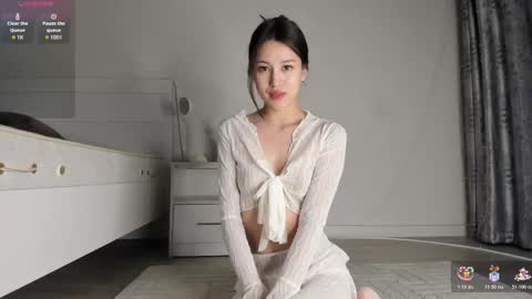 Snapshot of meow_mikasa chatting on 8, 11, 2025 Mikasa online show from 8, 11, 2025