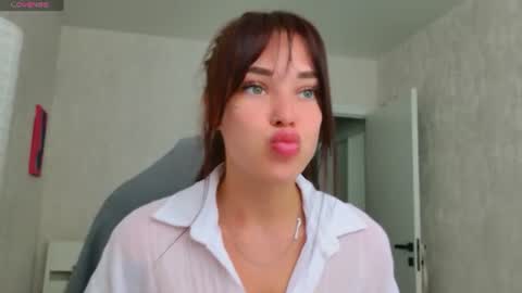 Snapshot of meow_moore chatting on 23, 6, 2026 Megan online show from 23, 6, 2026