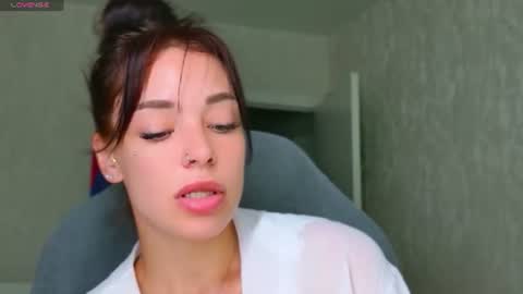 Snapshot of meow_moore chatting on 25, 6, 2026 Megan online show from 25, 6, 2026