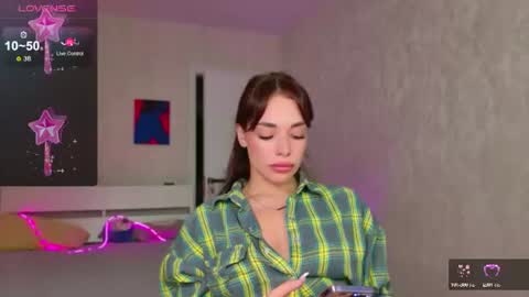 Snapshot of meow_moore chatting on 23, 7, 2026 Megan online show from 23, 7, 2026