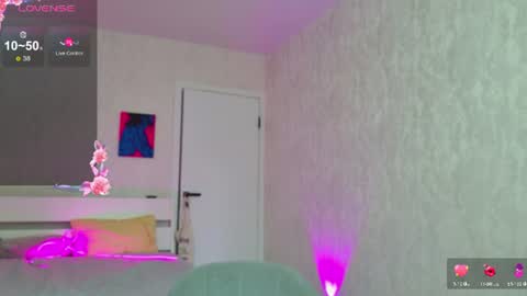 Snapshot of meow_moore chatting on 29, 7, 2026 Megan online show from 29, 7, 2026