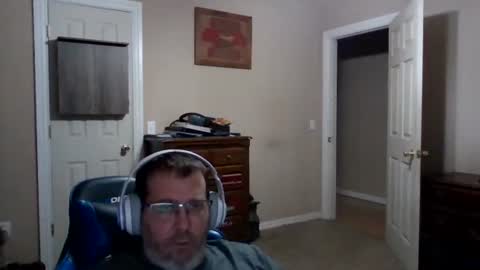 Snapshot of mercer1977 chatting on 19, 4, 2026 mercer1977 online show from 19, 4, 2026