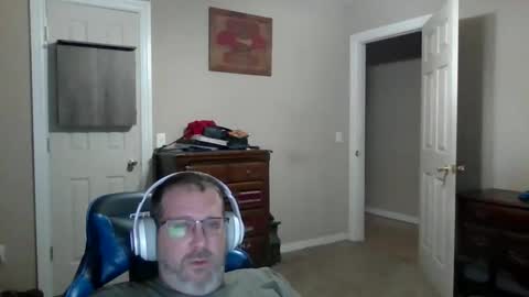 Snapshot of mercer1977 chatting on 17, 5, 2026 mercer1977 online show from 17, 5, 2026