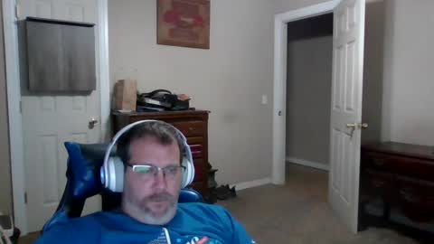 Snapshot of mercer1977 chatting on 6, 7, 2026 mercer1977 online show from 6, 7, 2026