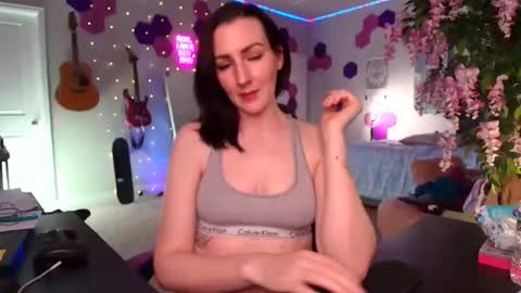 Meredith Bae online show from 14, 4, 2026