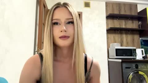 Snapshot of merrileesmoldt chatting on 2, 7, 2026 Stefani online show from 2, 7, 2026