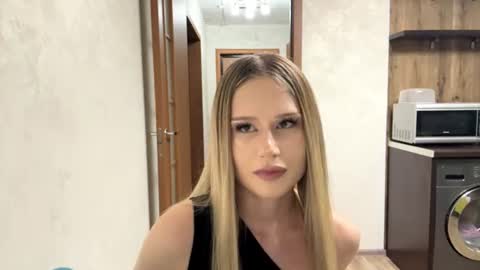 Snapshot of merrileesmoldt chatting on 5, 7, 2026 Stefani online show from 5, 7, 2026