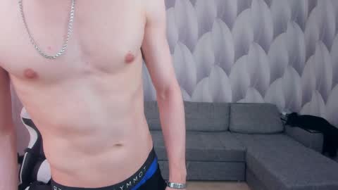 Snapshot of meverik_oushen chatting on 17, 4, 2026 MEVERIK OUSHEN online show from 17, 4, 2026