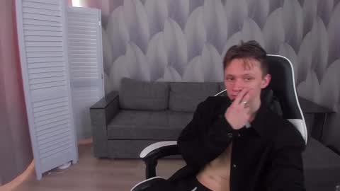 Snapshot of meverik_oushen chatting on 21, 4, 2026 MEVERIK OUSHEN online show from 21, 4, 2026