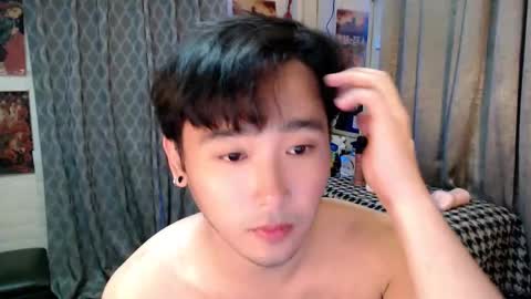 Snapshot of mhikael chatting on 5, 1, 2026 Mhikael online show from 5, 1, 2026