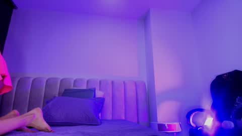 Emi online show from 11, 11, 2025