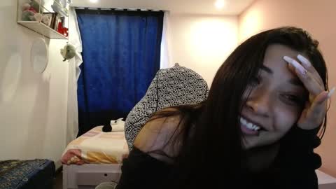 Mia zoe online show from 7, 12, 2024