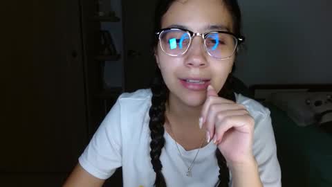 Mia online show from 4, 2, 2026
