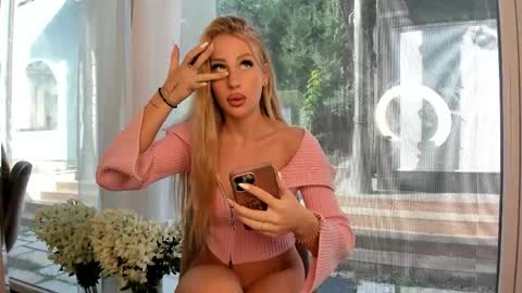 Snapshot of mia__milan chatting on 22, 10, 2025 Mia Milan online show from 22, 10, 2025