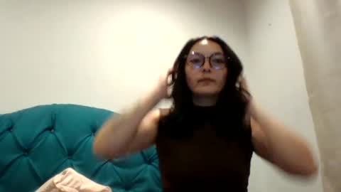 Snapshot of mia__robertss chatting on 7, 7, 2026 Mia online show from 7, 7, 2026