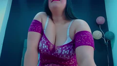 C A L L  M E  M I A  online show from 20, 9, 2025