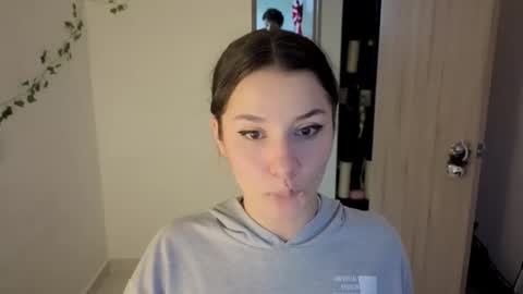 Mia adams  online show from 2, 12, 2025