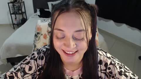 Snapshot of mia_adams_red chatting on 16, 12, 2024 mia online show from 16, 12, 2024