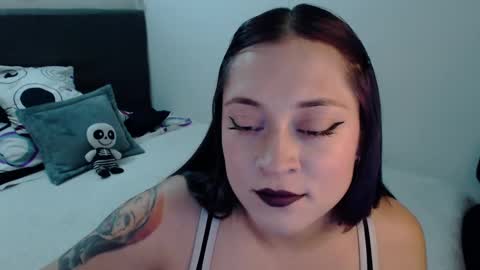 Snapshot of mia_adams_red chatting on 29, 1, 2025 mia online show from 29, 1, 2025
