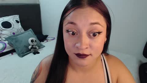 Snapshot of mia_adams_red chatting on 30, 1, 2025 mia online show from 30, 1, 2025