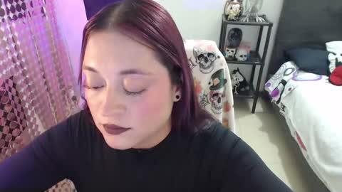 Snapshot of mia_adams_red chatting on 10, 9, 2025 mia online show from 10, 9, 2025
