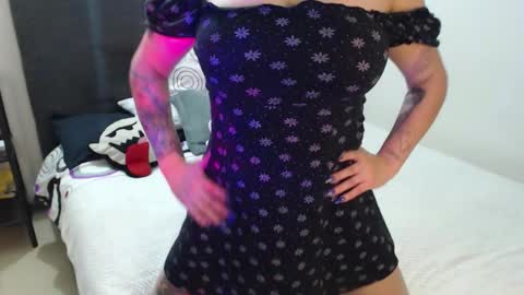 Snapshot of mia_adams_red chatting on 5, 10, 2025 mia online show from 5, 10, 2025